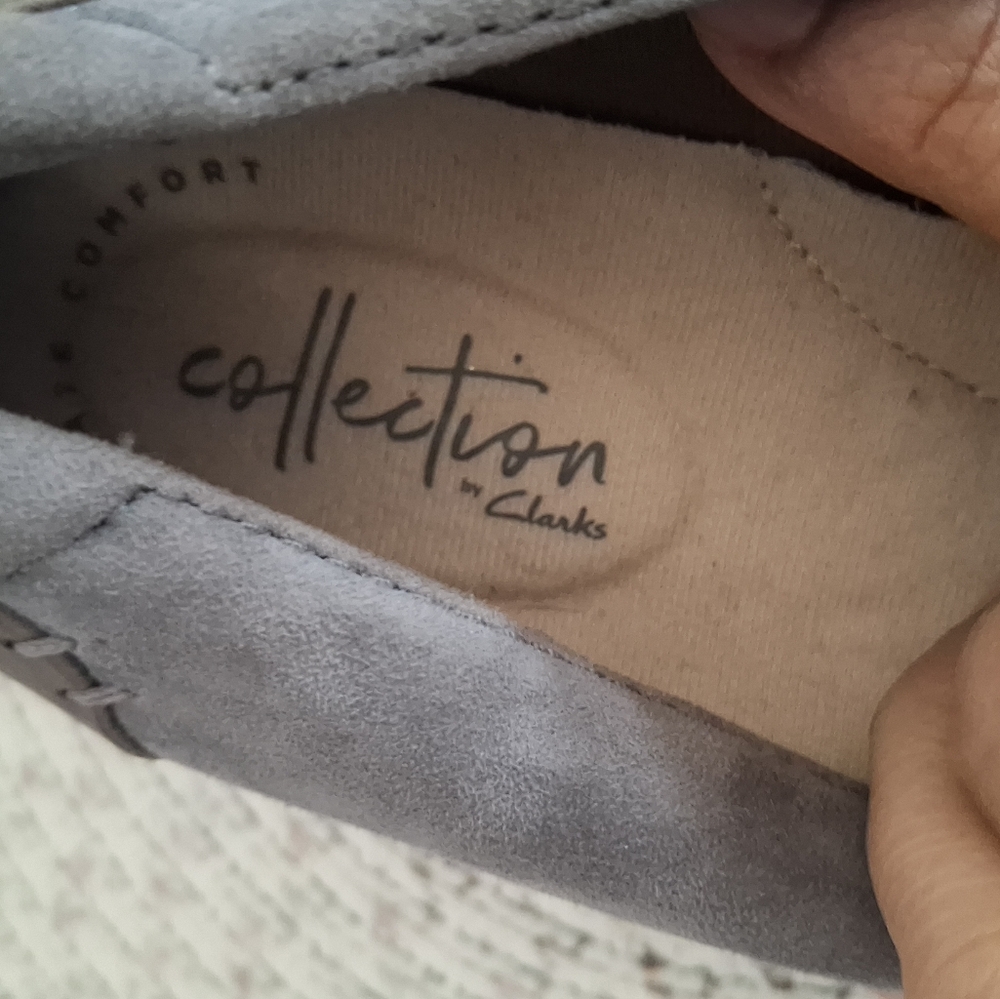 Clarks  Brown Suede Women's Loafers Size 7.5 - Picture 6 of 8